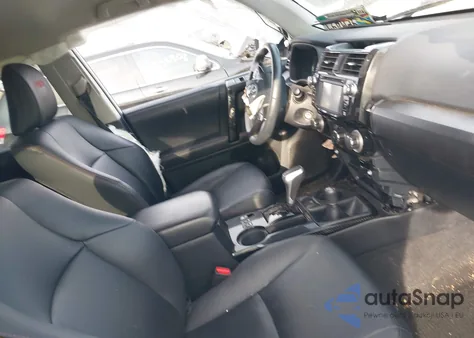 2019 Toyota 4Runner Trd Off Road Premium z USA, uszkodzony, nr VIN JTEBU5JR4K5660440